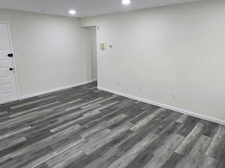 300 W Frack St — Photo 4