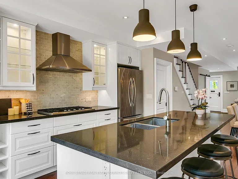 6 Jean St — Photo 15