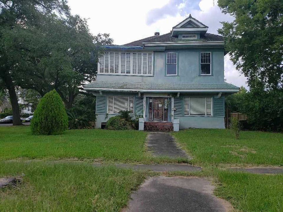1st image of 2098 North St