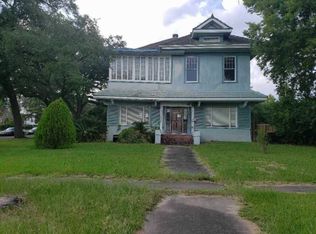 2098 North St, Beaumont, TX 77701