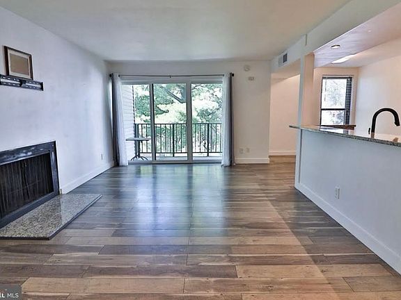 3rd image of 130 Duvall Ln APT 303