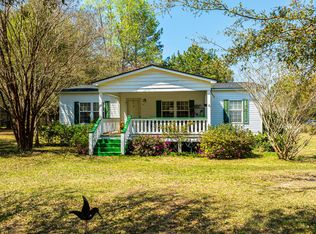 37 Greenfield Ln, Walterboro, SC 29488