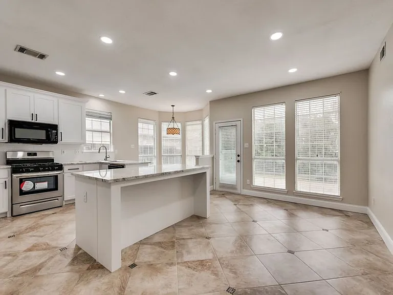 3009 Larkspur Ct — Photo 6