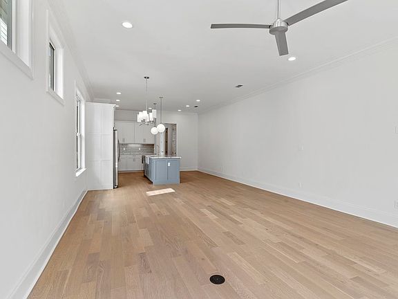5th image of 1263 N Duval St