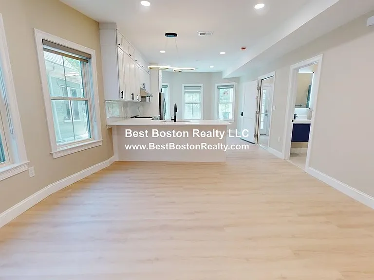 231 Highland Ave #2 — Photo 5