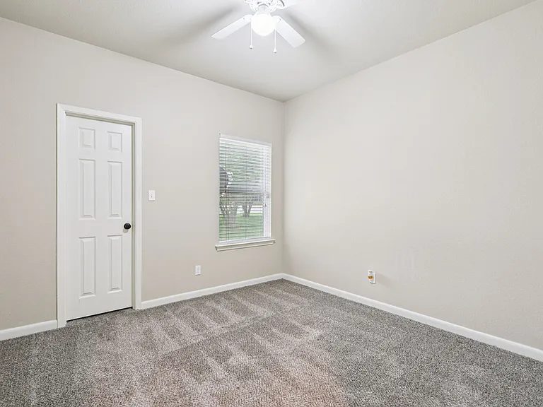 B2 - DUPLEX - 2BD, 2BA - 1054SF - Guest Bedroom
