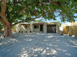 829 Indiana St SE, Albuquerque, NM 87108