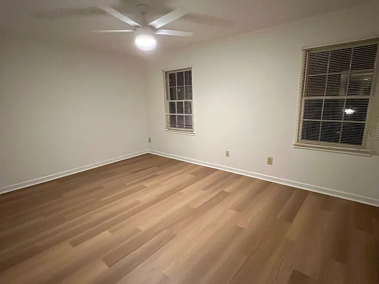 3227 E Regents Park Ln — Photo 10