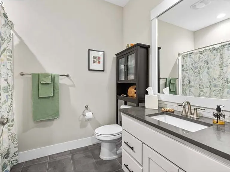 1741 NE Pecan Ln — Photo 16