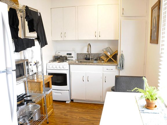 3rd image of 1005 N Sweetzer Ave APT 18