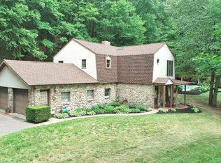 1637 Mountain Rd, Dalmatia, PA 17017