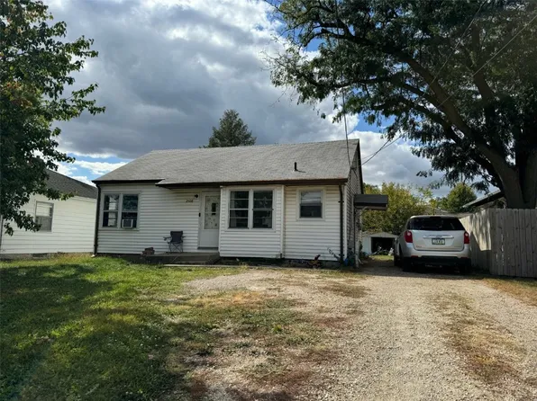 2408 J St SW, Cedar Rapids, IA 52404