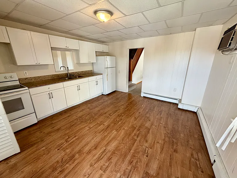 33 Warner St #33 — Photo 7