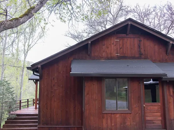 511 Dutch Creek Rd, Yreka, CA 96097