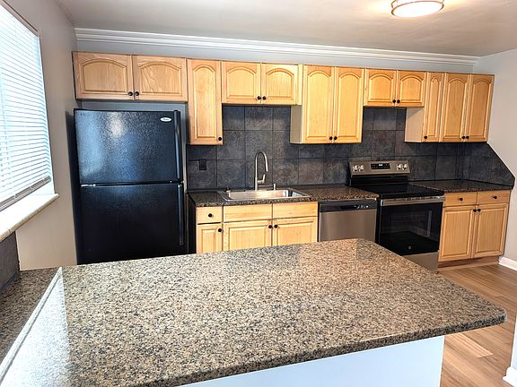 3rd image of 3334 N High St