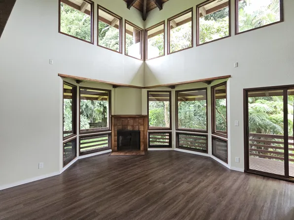 1100 Ainalako Rd, Hilo, HI 96720