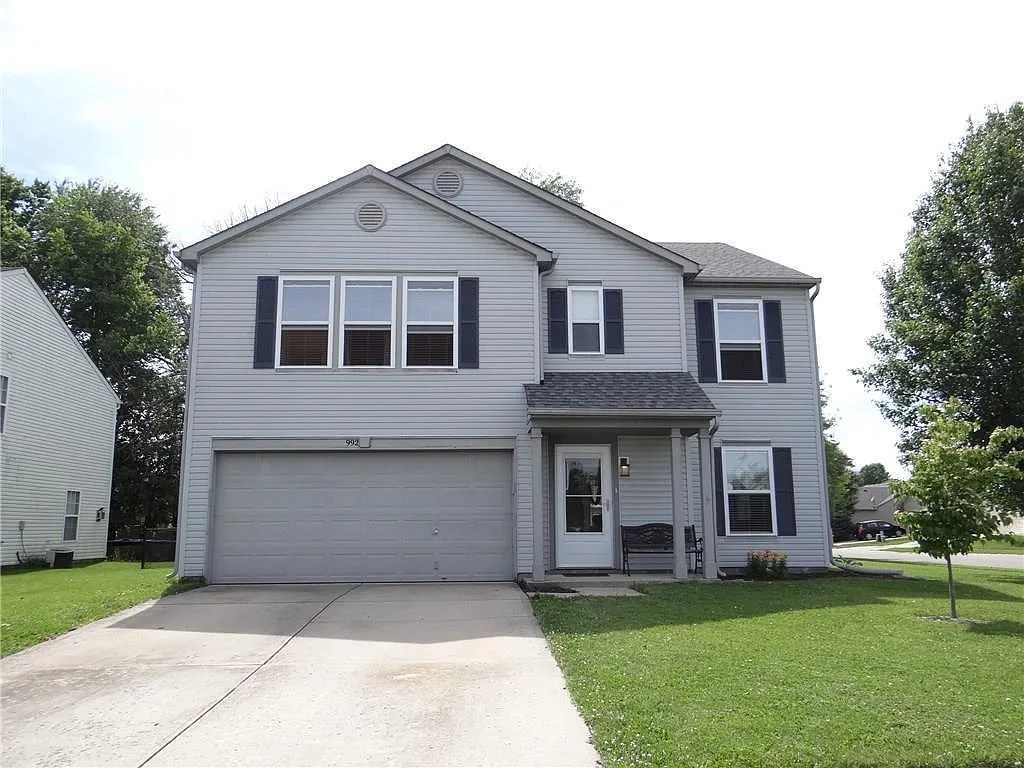 992 Peppermint Ct photo 1