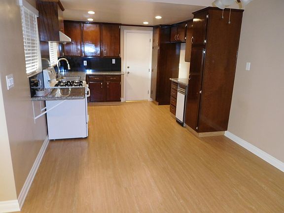 5th image of 1017 Fairview Ave APT 9