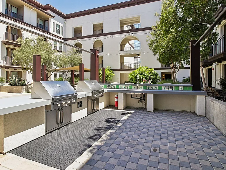 Villas on the Boulevard — Photo 10
