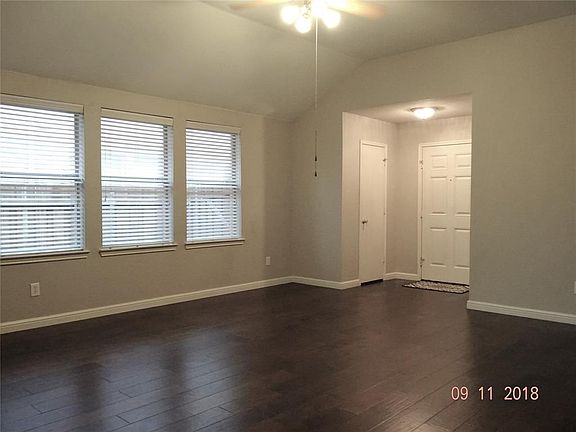 3rd image of 3513 Truman St