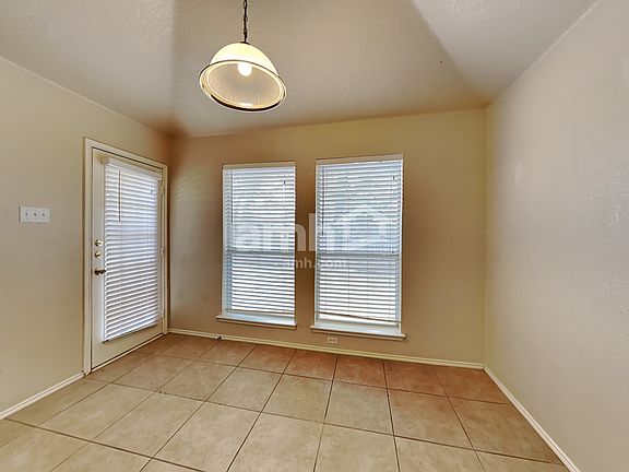 4th image of 3213 Scenic Glen Dr
