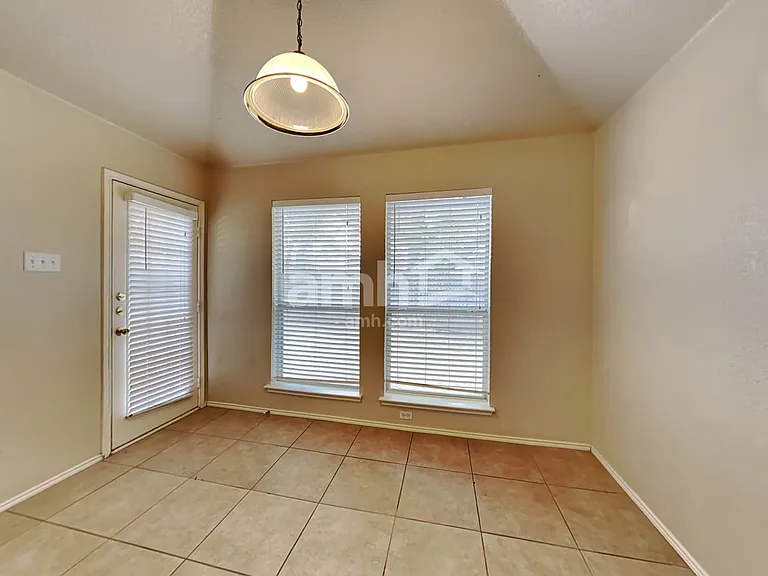 3213 Scenic Glen Dr — Photo 4