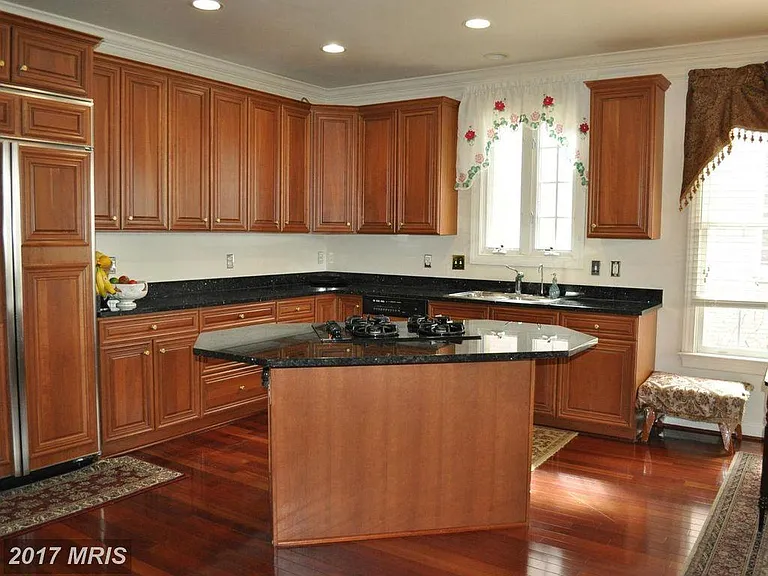 10084 Daniels Run Way — Photo 15