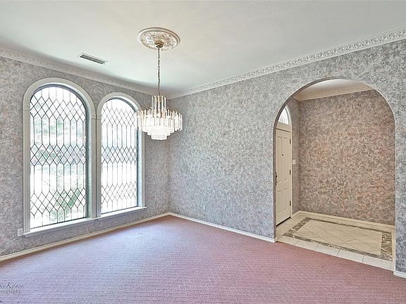 4th image of 14 Pinehurst St