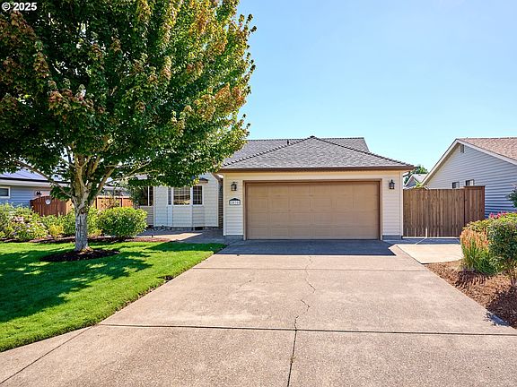 2nd image of 2038 Camellia Way
