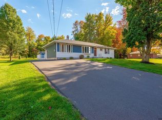 3 Parkview Dr, Rensselaer, NY 12144