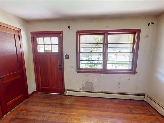 2nd image of 104 Effie Ave
