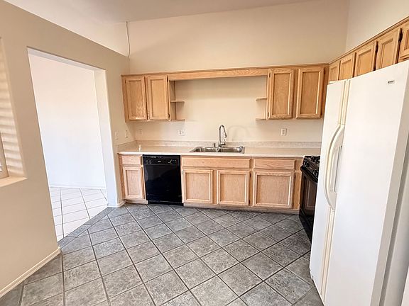 3rd image of 2066 Poppywood Ave