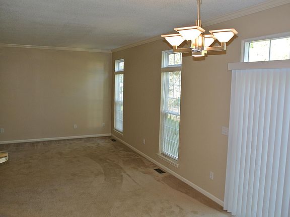 3rd image of 143 Burwyck Park Dr