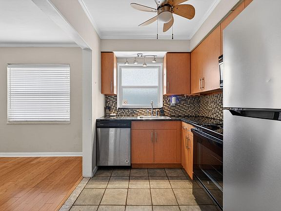 4th image of 715 NE 91ST Street #3A