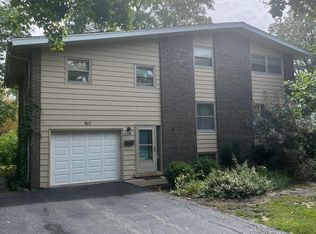 911 Wilmot Rd, Deerfield, IL 60015