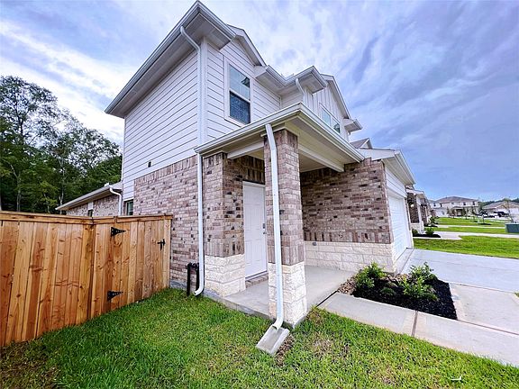 2nd image of 14918 Cypress Hollow Dr