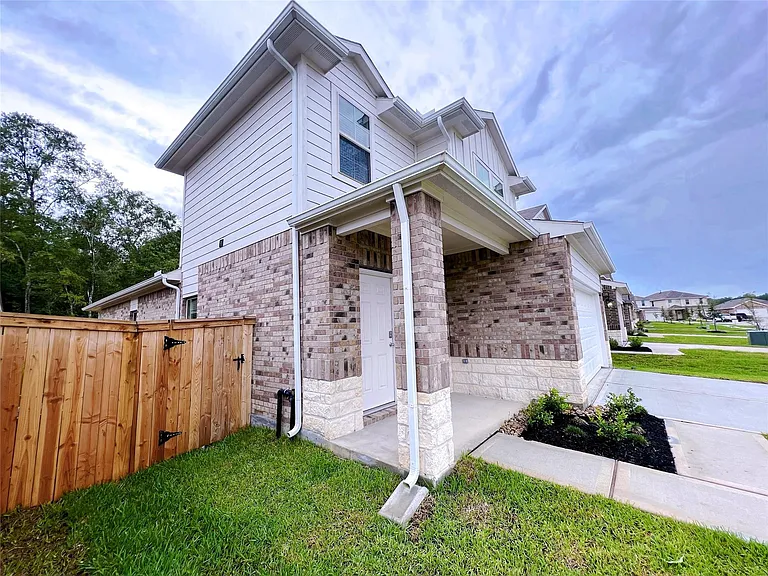 14918 Cypress Hollow Dr — Photo 2