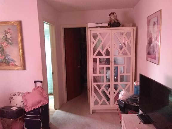 5th image of 2717 Burton Ln