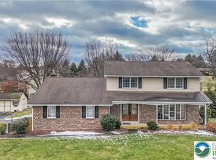 3904 Shirley Dr N, Schnecksville, PA 18078