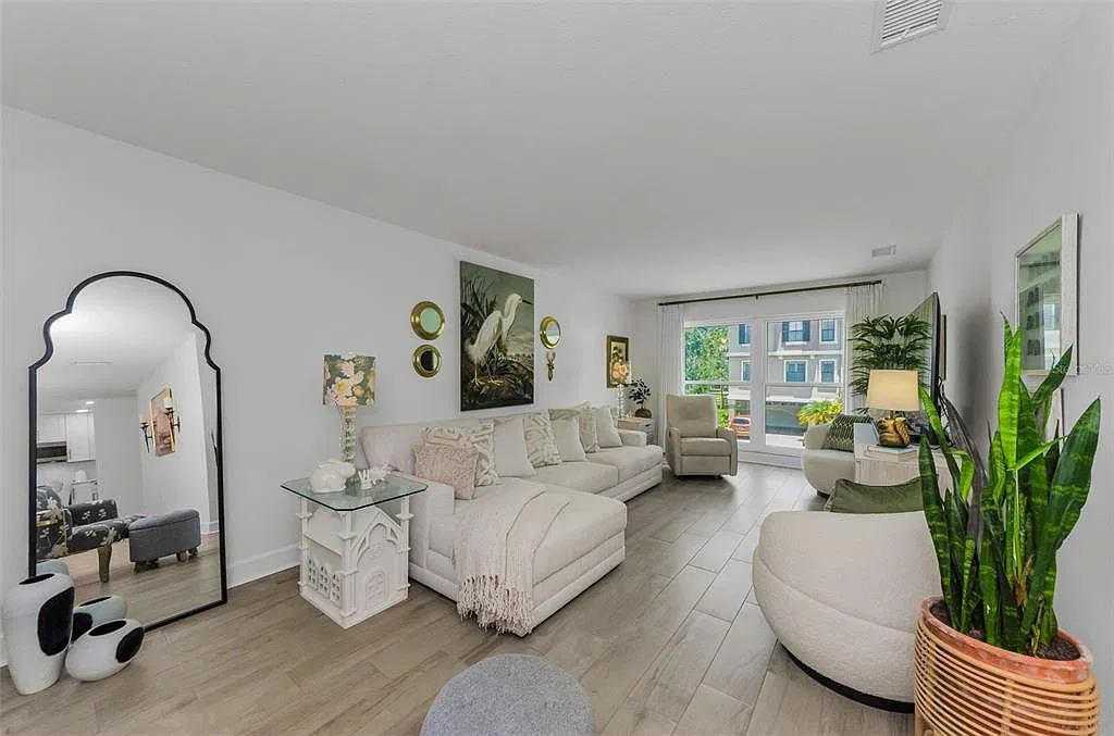 2 bed, 1.5 bath, 925 sqft, $2,800 — Photo 4