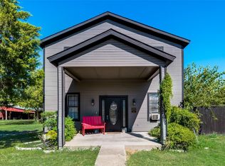 1400 Faulkner St, Ennis, TX 75119