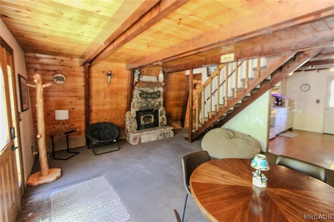 4 bed, 2.0 bath, 1818 sqft, $2,200 — Photo 3