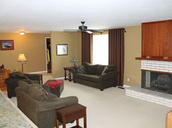 4th image of 1138 Chestnut Dr