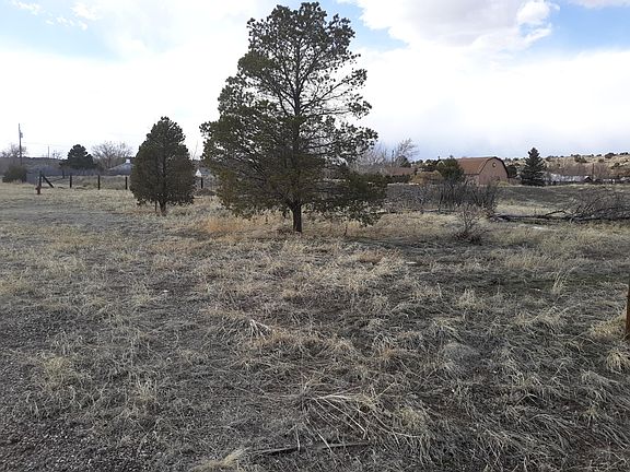 3rd image of 816 Montana St