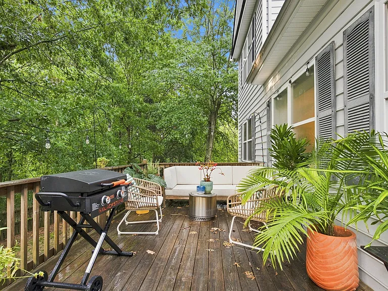 317 Deep Woods Cir — Photo 36