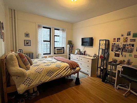 5th image of 504 Grand St APT B33