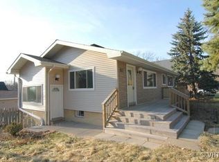 617 S Oakwood Ave, Willow Springs, IL 60480