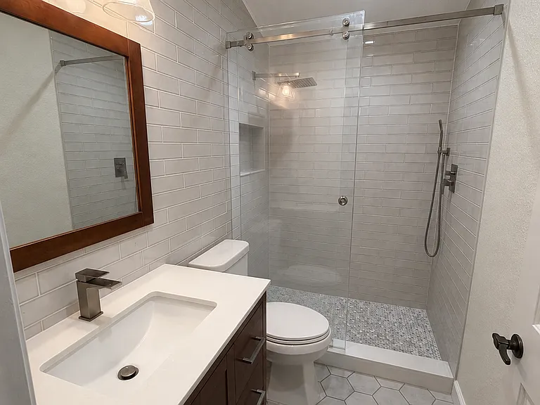 Master bathroomn