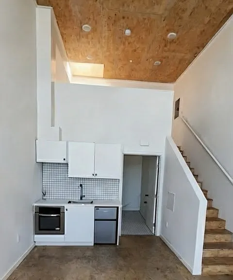 2142 Logan Ave #5 — Photo 2