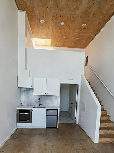 Building Photo - 2142 Logan Ave #5